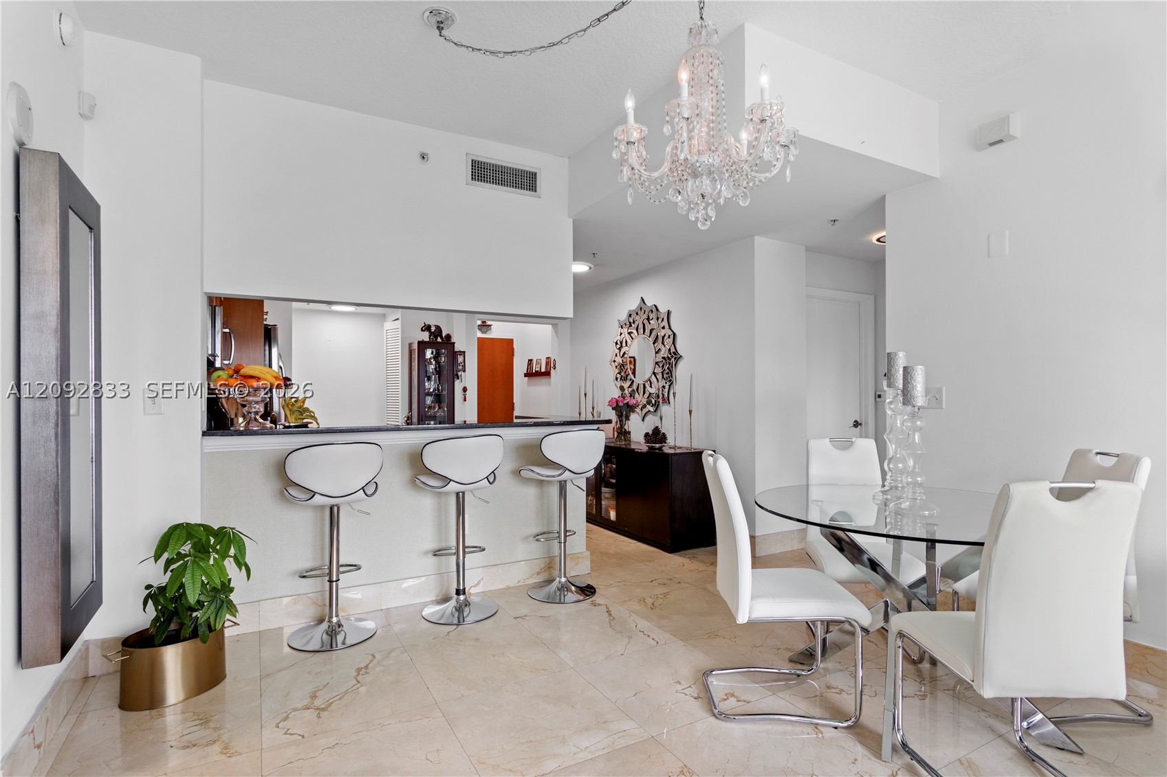 31 SE 5th St #4018, Miami FL 33131