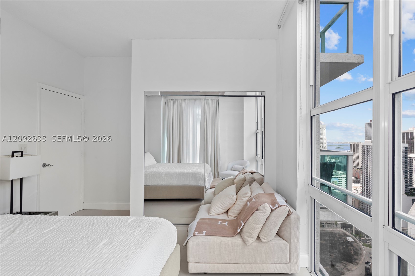 31 SE 5th St #4018, Miami FL 33131