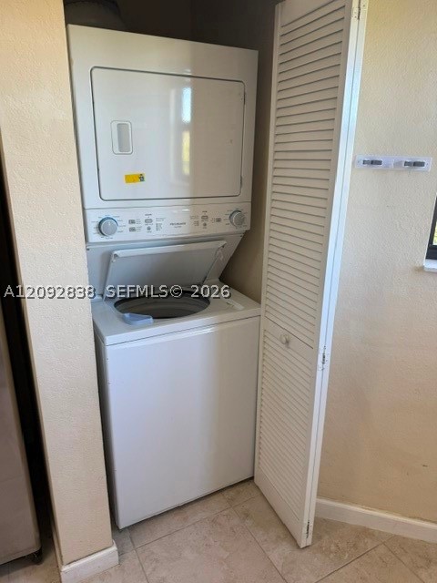 22301 SW 88 pl #302-3, Cutler Bay FL 33190