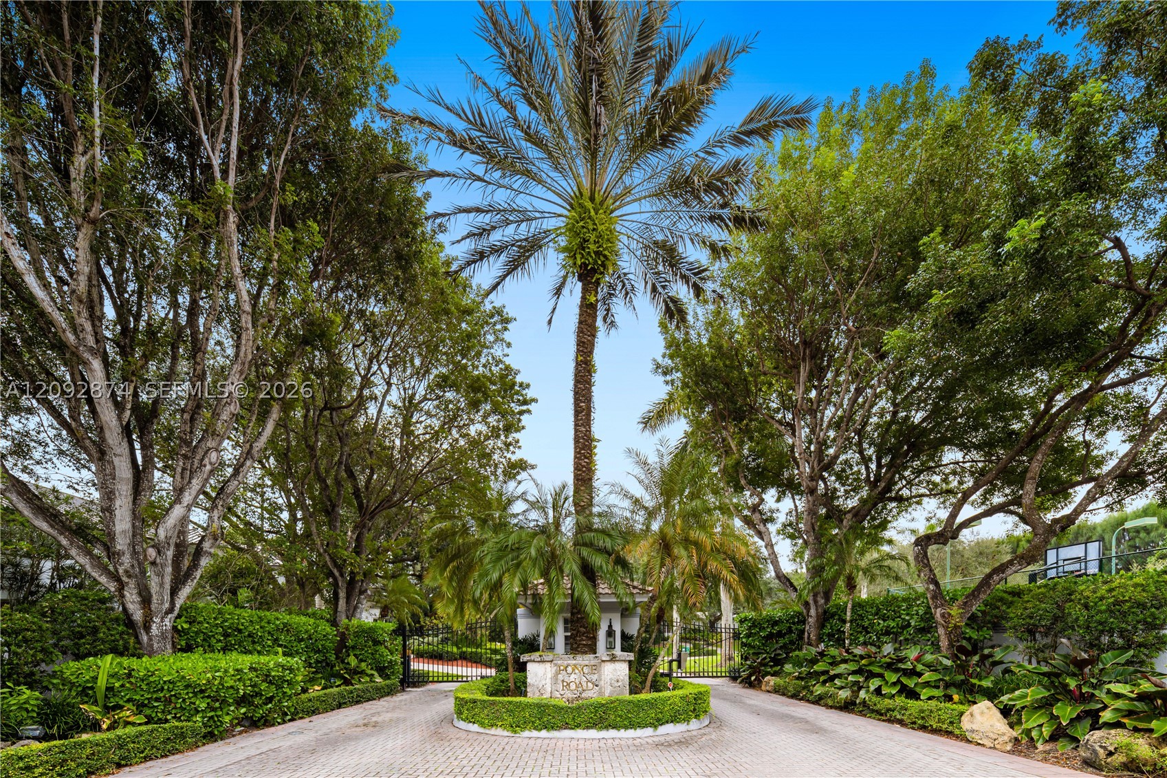 4801 SW 74th Ter, Miami FL 33143