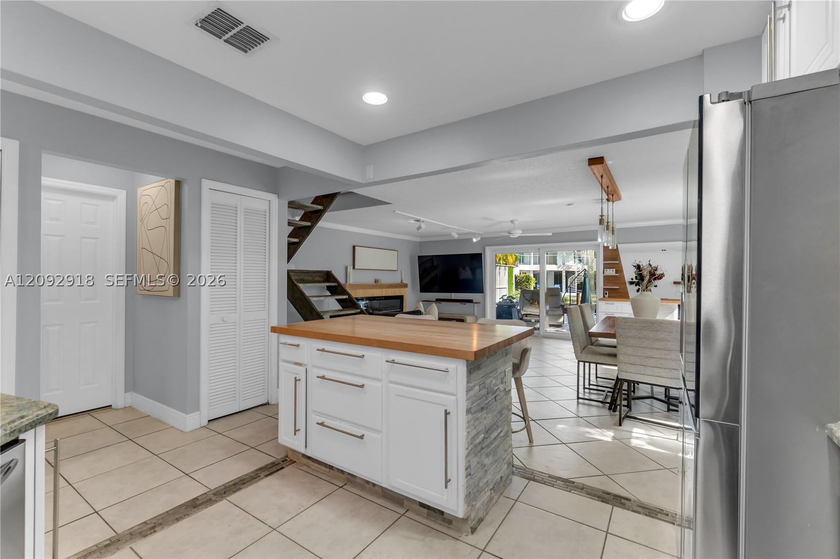 663 Ponce De Leon Dr #2, Fort Lauderdale FL 33316