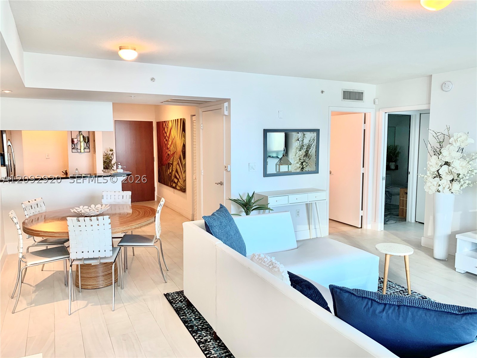 31 SE 5th St #2806, Miami FL 33131