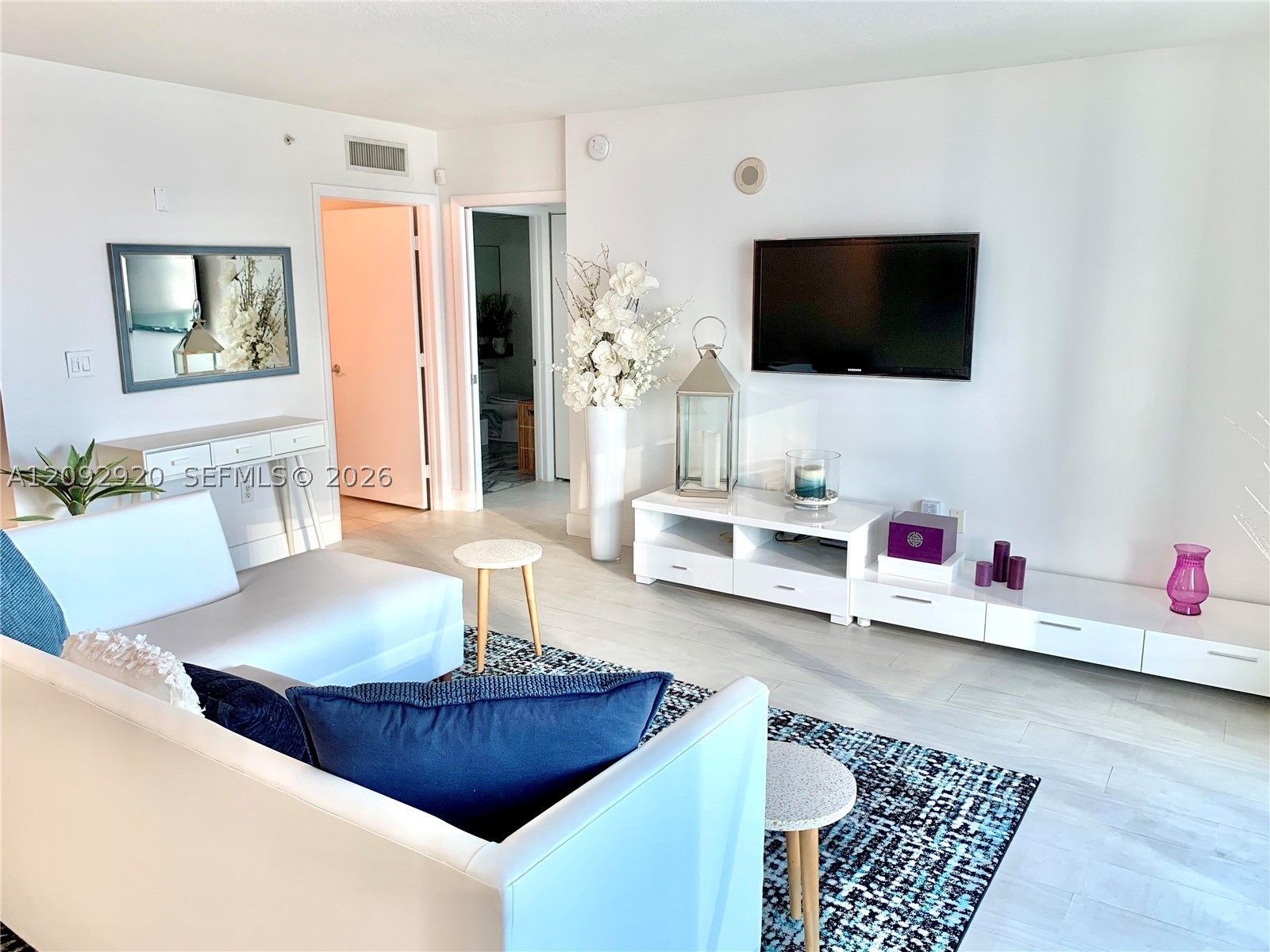 31 SE 5th St #2806, Miami FL 33131