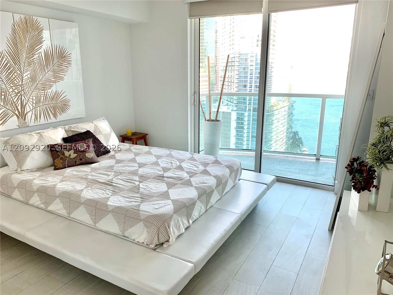 31 SE 5th St #2806, Miami FL 33131