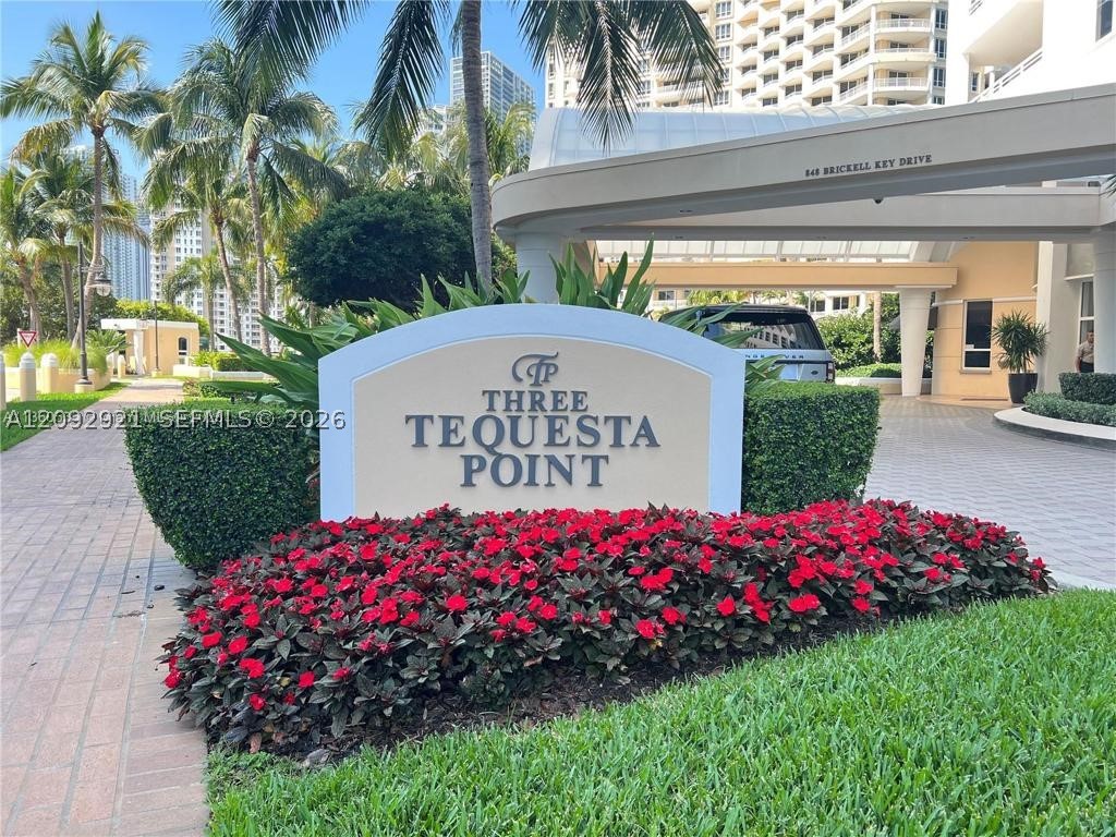 848 Brickell Key Dr #2303, Miami FL 33131