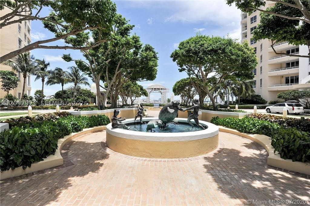 848 Brickell Key Dr #2303, Miami FL 33131