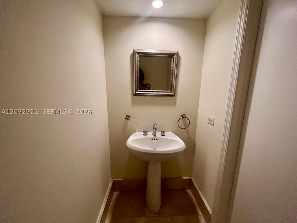 848 Brickell Key Dr #2303, Miami FL 33131