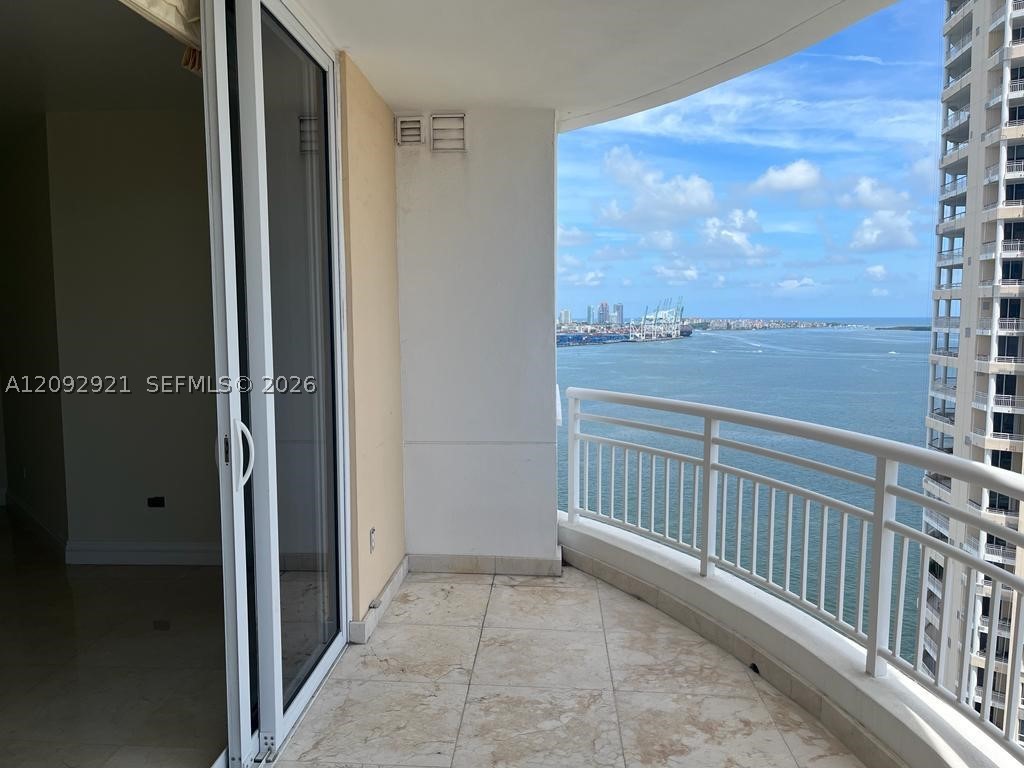 848 Brickell Key Dr #2303, Miami FL 33131