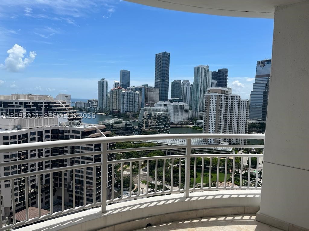 848 Brickell Key Dr #2303, Miami FL 33131