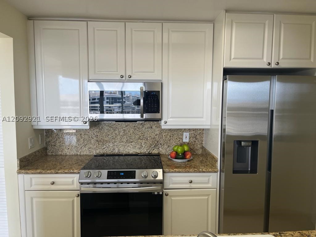 848 Brickell Key Dr #2303, Miami FL 33131