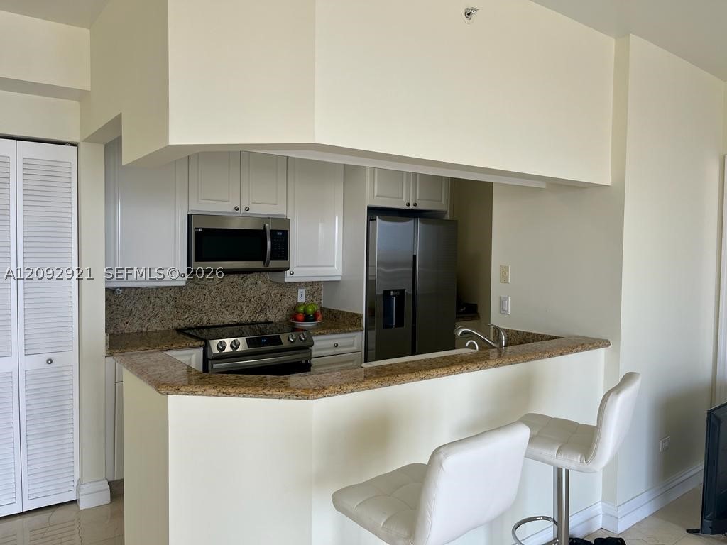 848 Brickell Key Dr #2303, Miami FL 33131