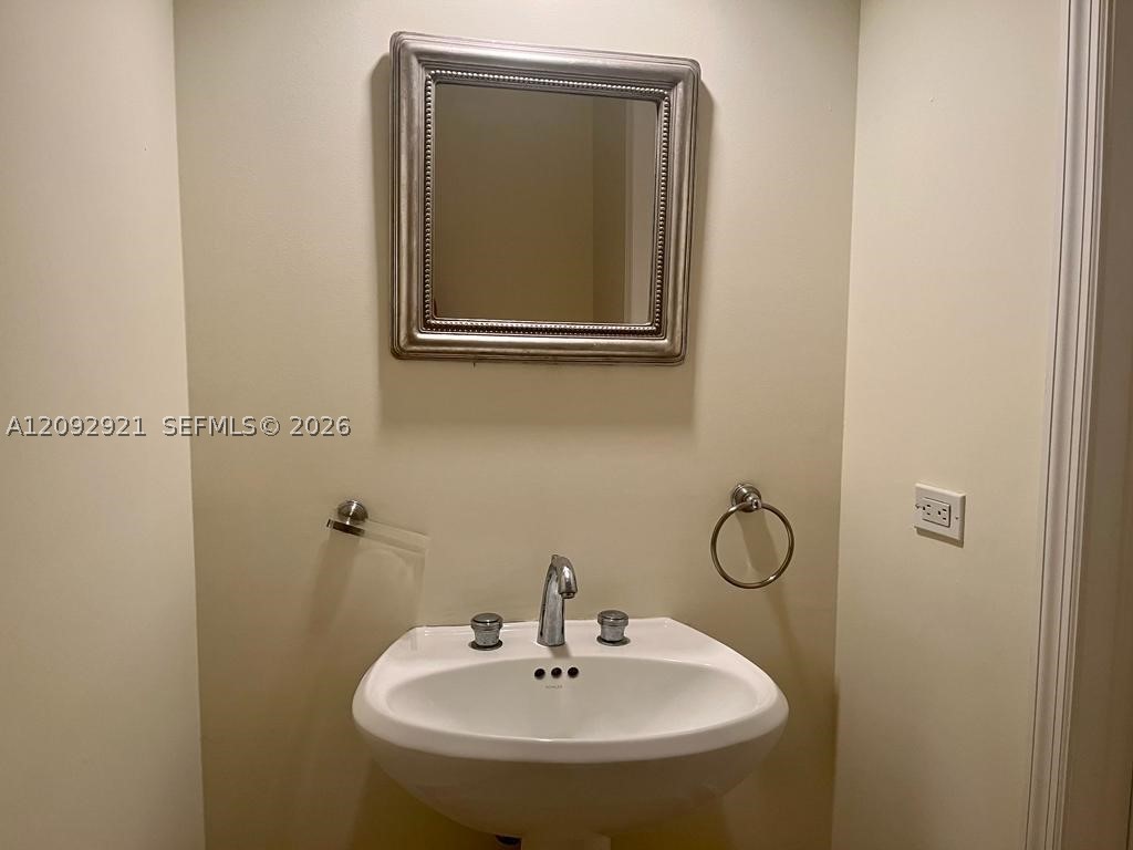 848 Brickell Key Dr #2303, Miami FL 33131