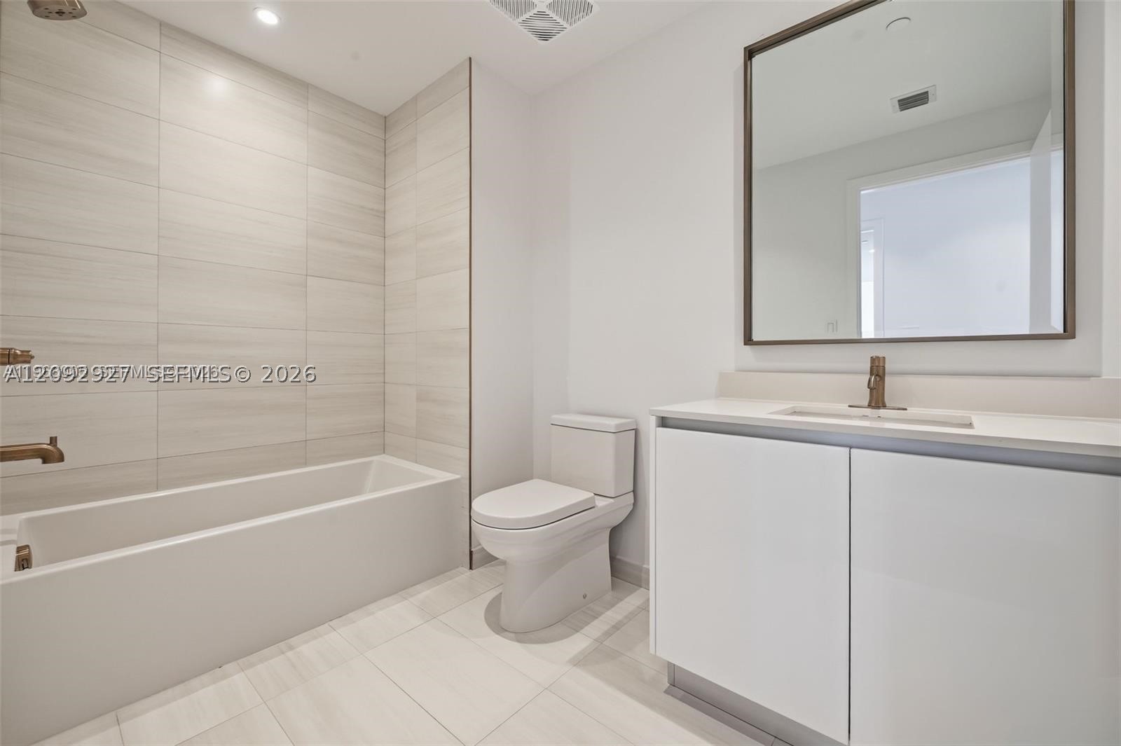 2678 Tigertail Ave #1501, Miami FL 33133