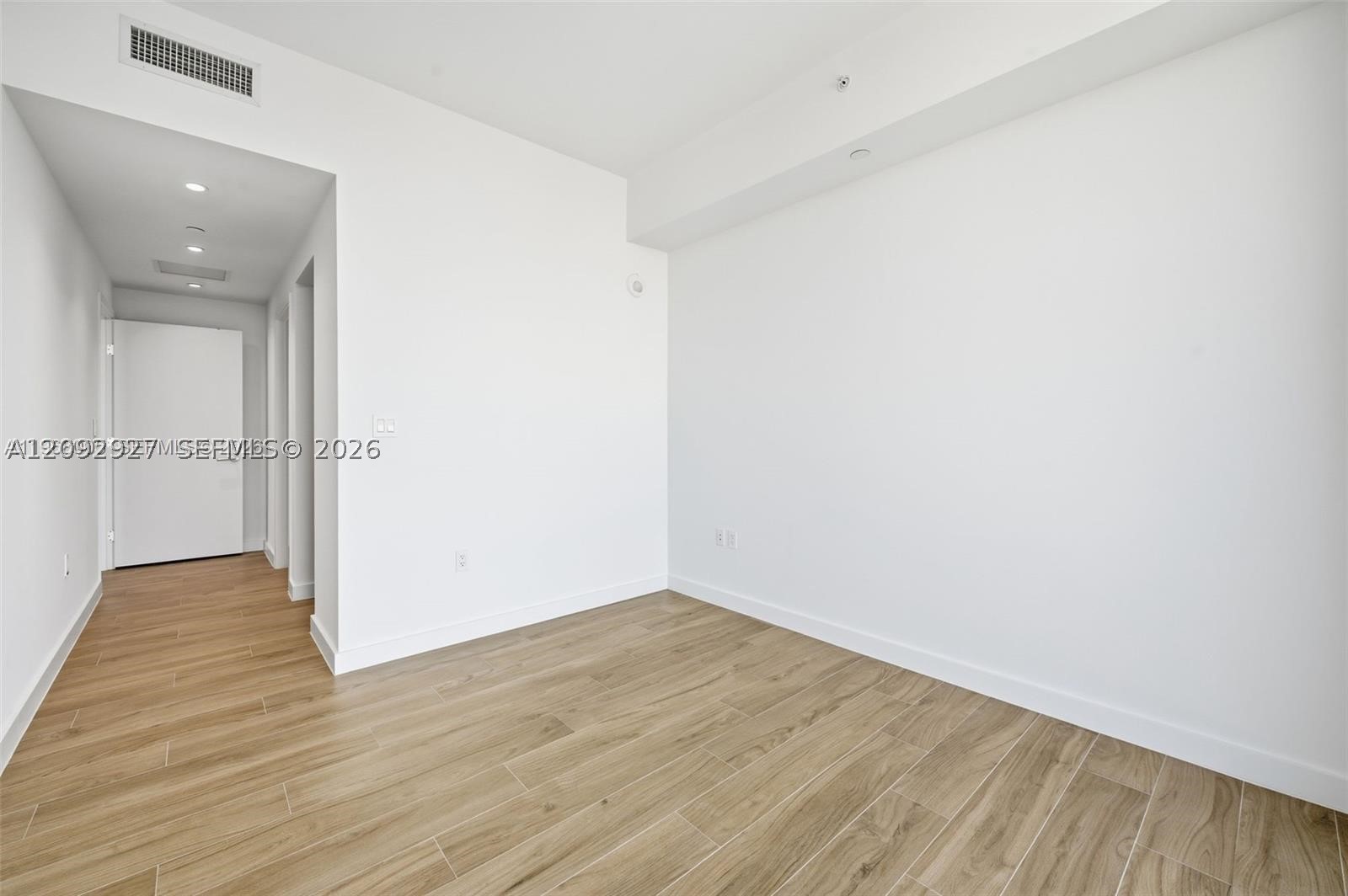 2678 Tigertail Ave #1501, Miami FL 33133