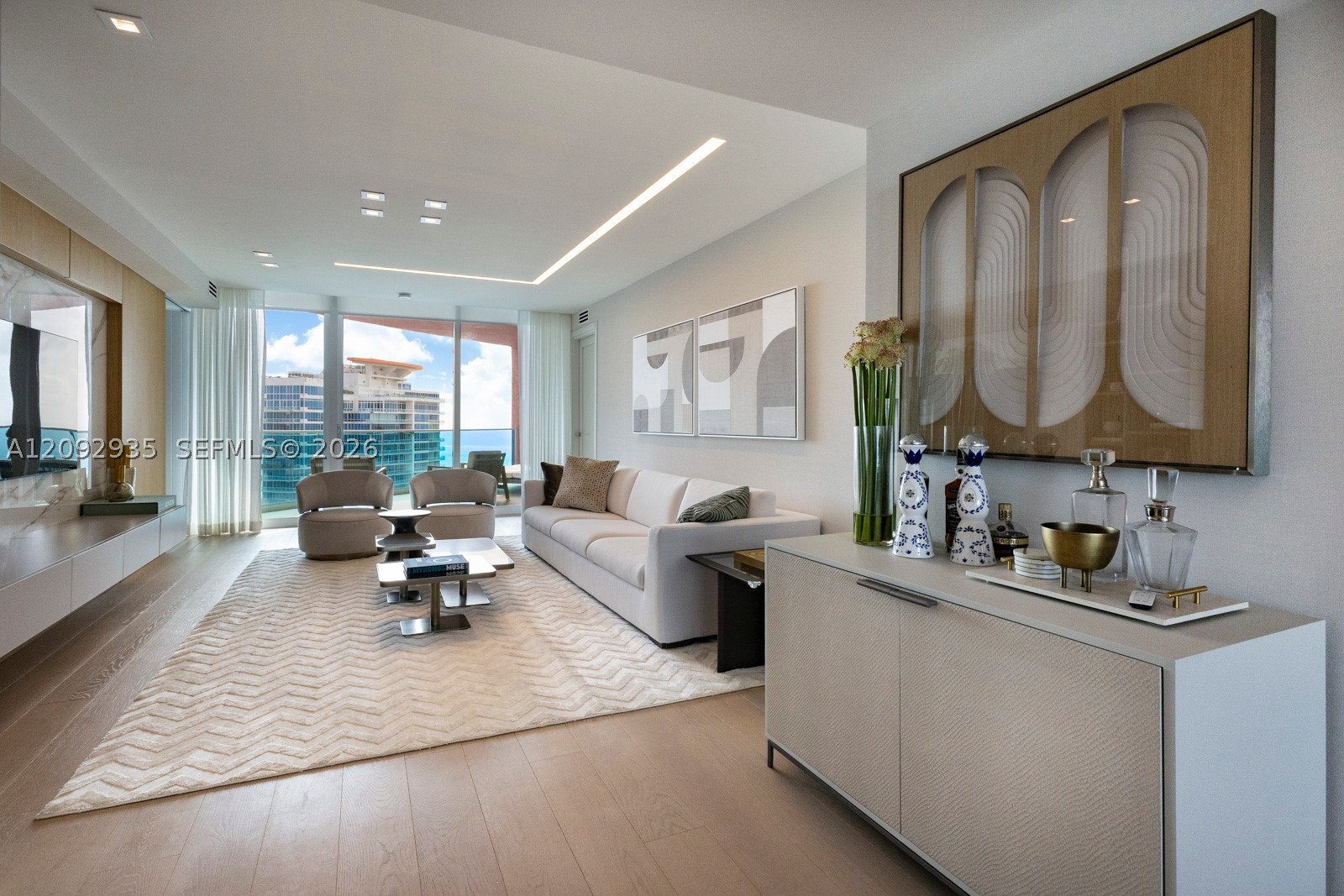 300 S Pointe Dr #4206, Miami Beach FL 33139