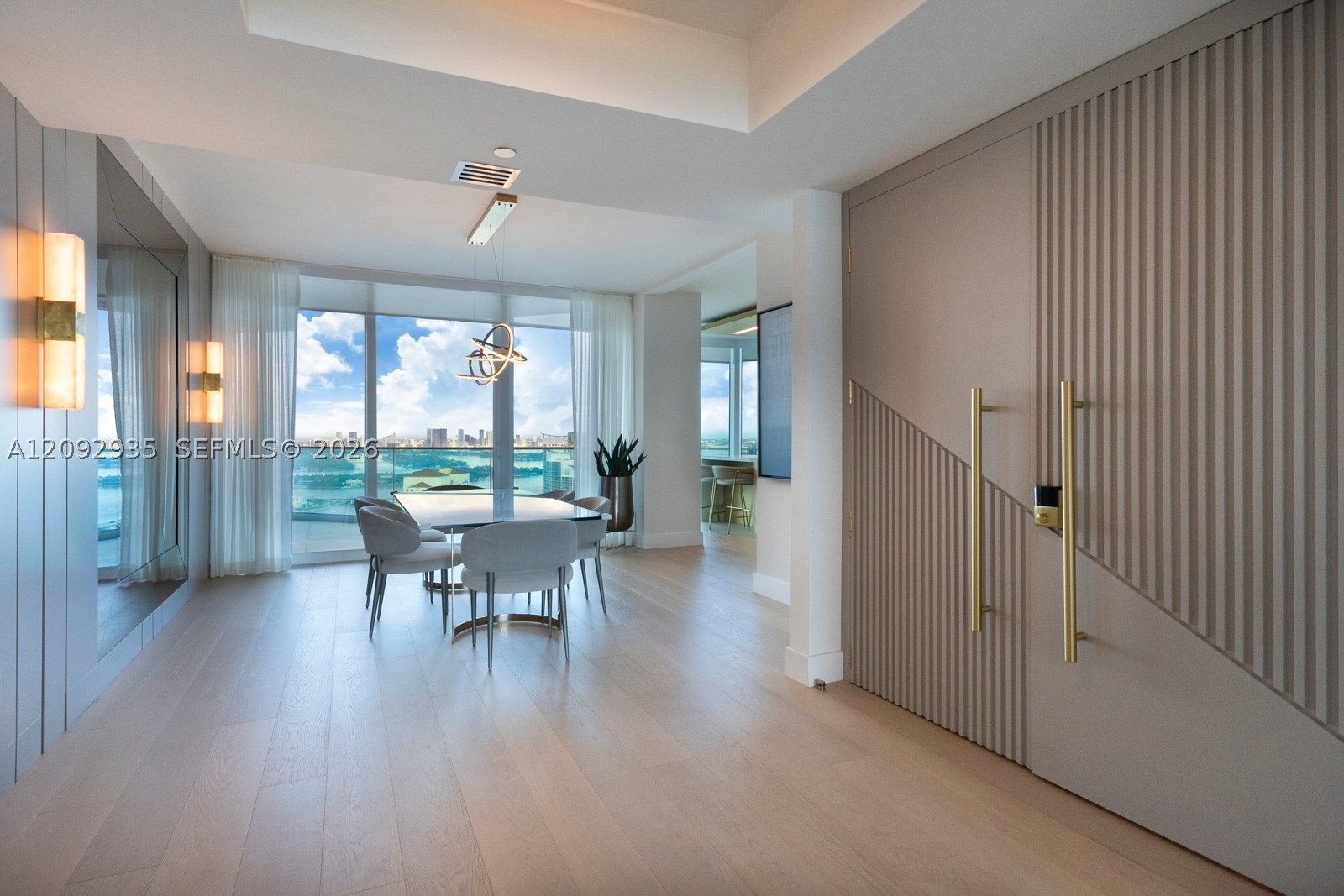 300 S Pointe Dr #4206, Miami Beach FL 33139