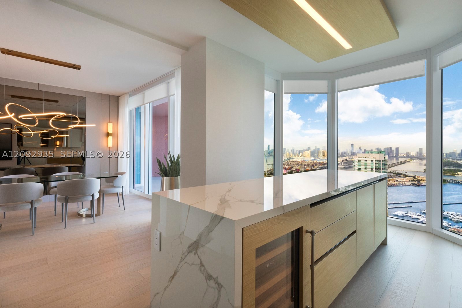 300 S Pointe Dr #4206, Miami Beach FL 33139