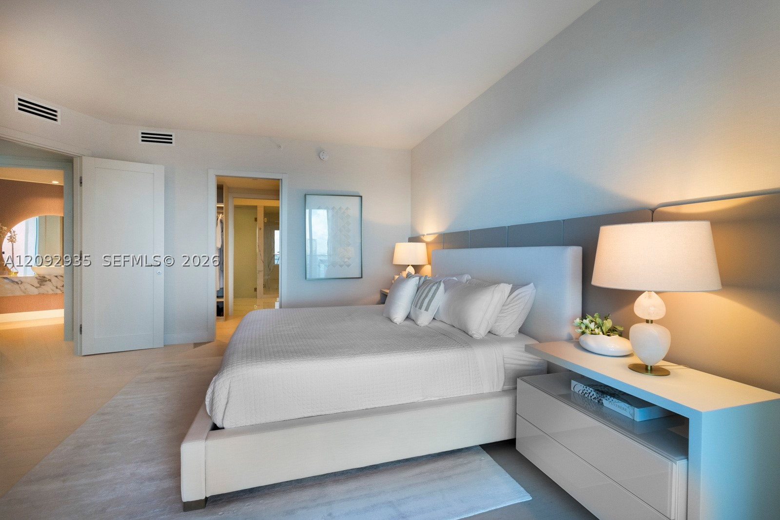 300 S Pointe Dr #4206, Miami Beach FL 33139