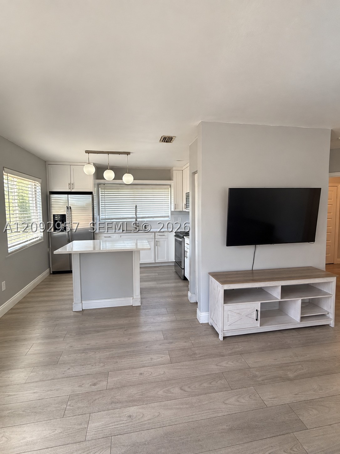 2315 NW 35th St, Miami FL 33142