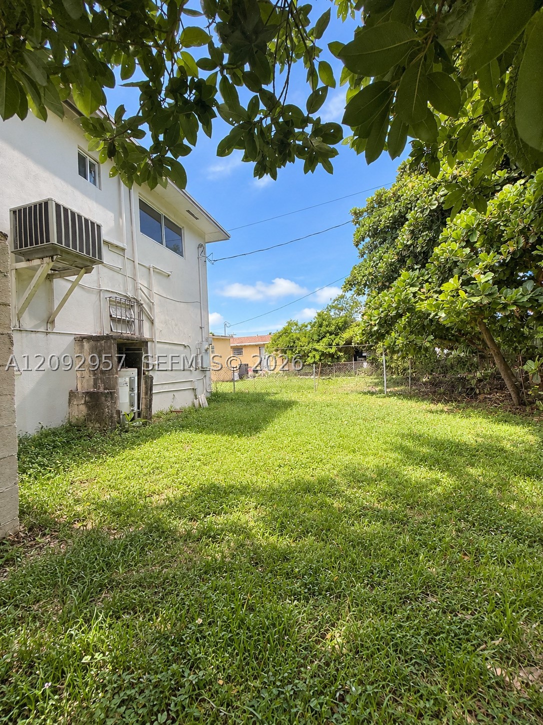 2315 NW 35th St, Miami FL 33142