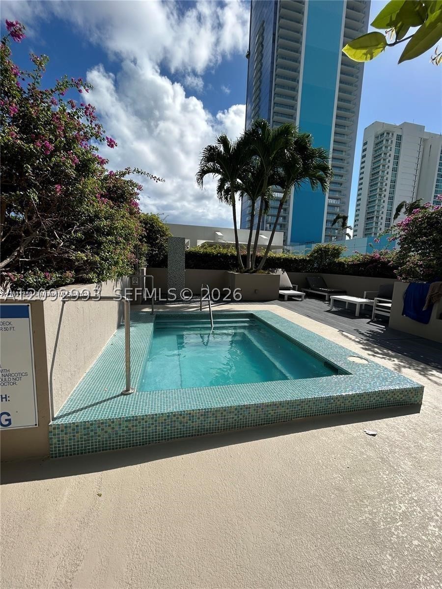 600 NE 27th St #3003, Miami FL 33137