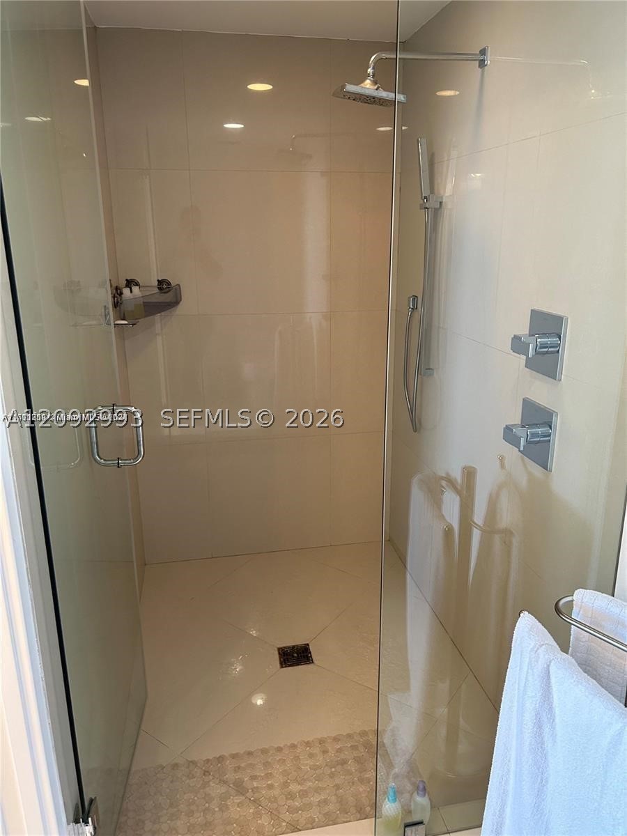 600 NE 27th St #3003, Miami FL 33137