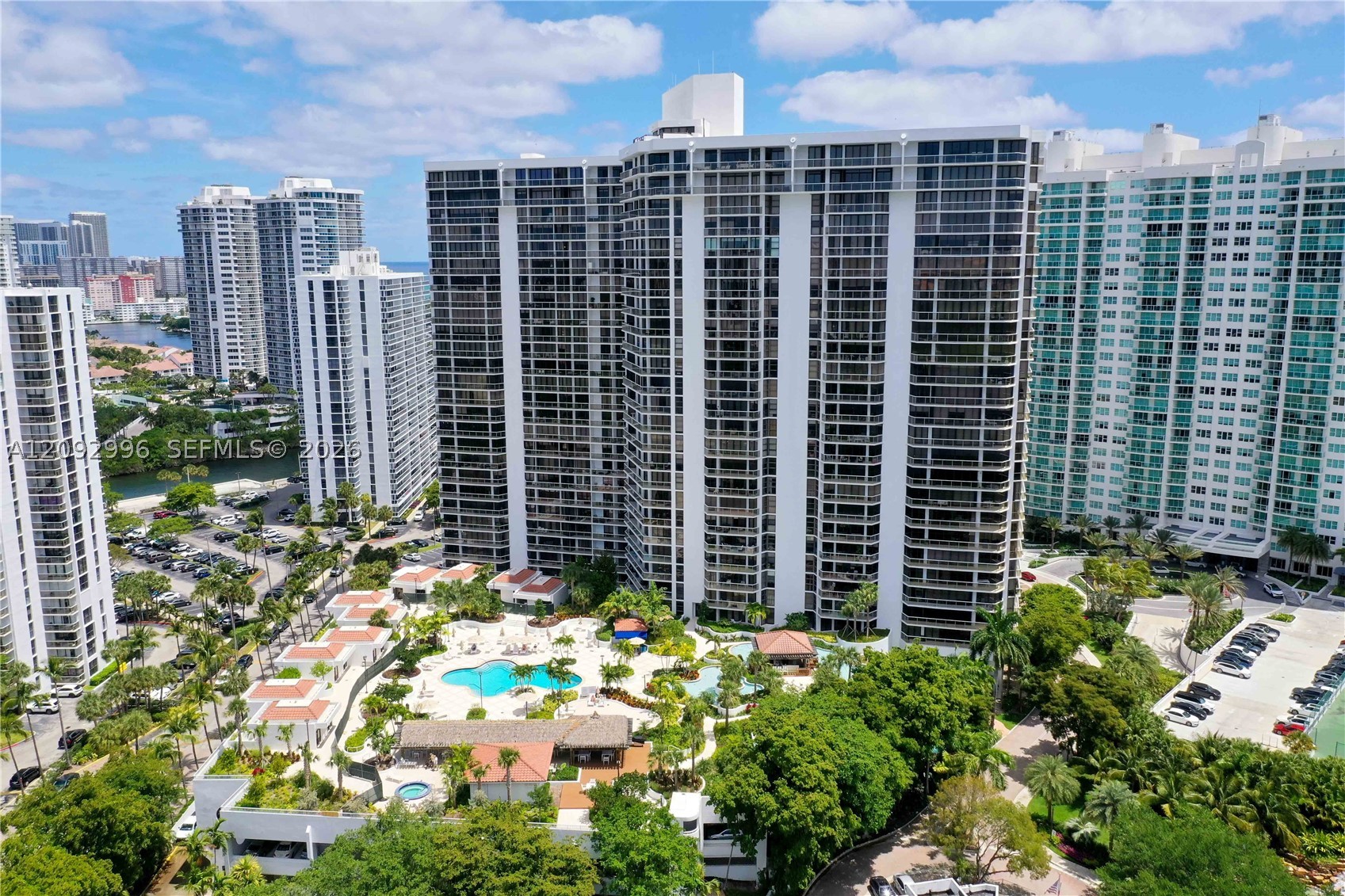 20281 E Country Club Dr #307, Aventura FL 33180