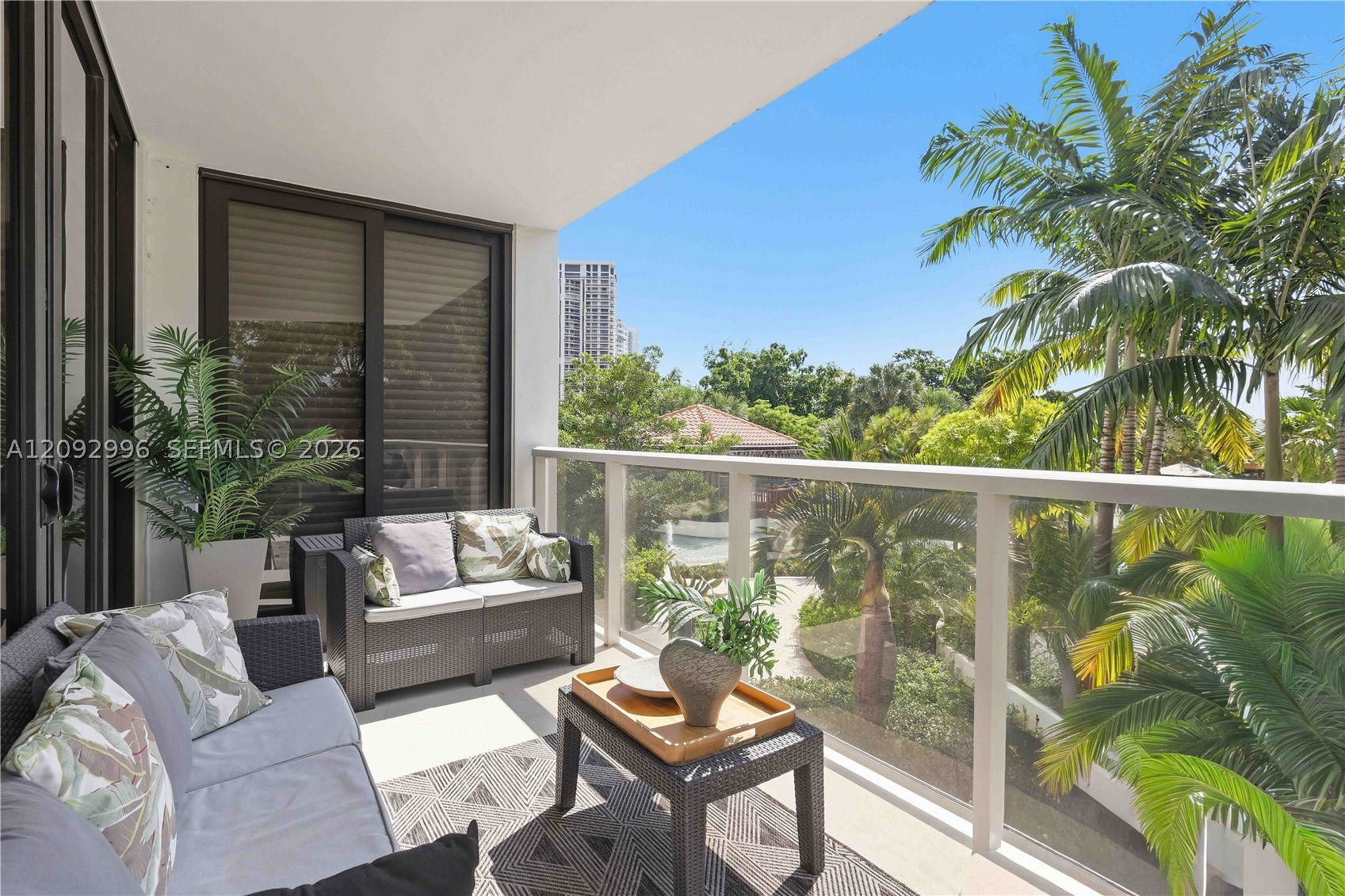20281 E Country Club Dr #307, Aventura FL 33180