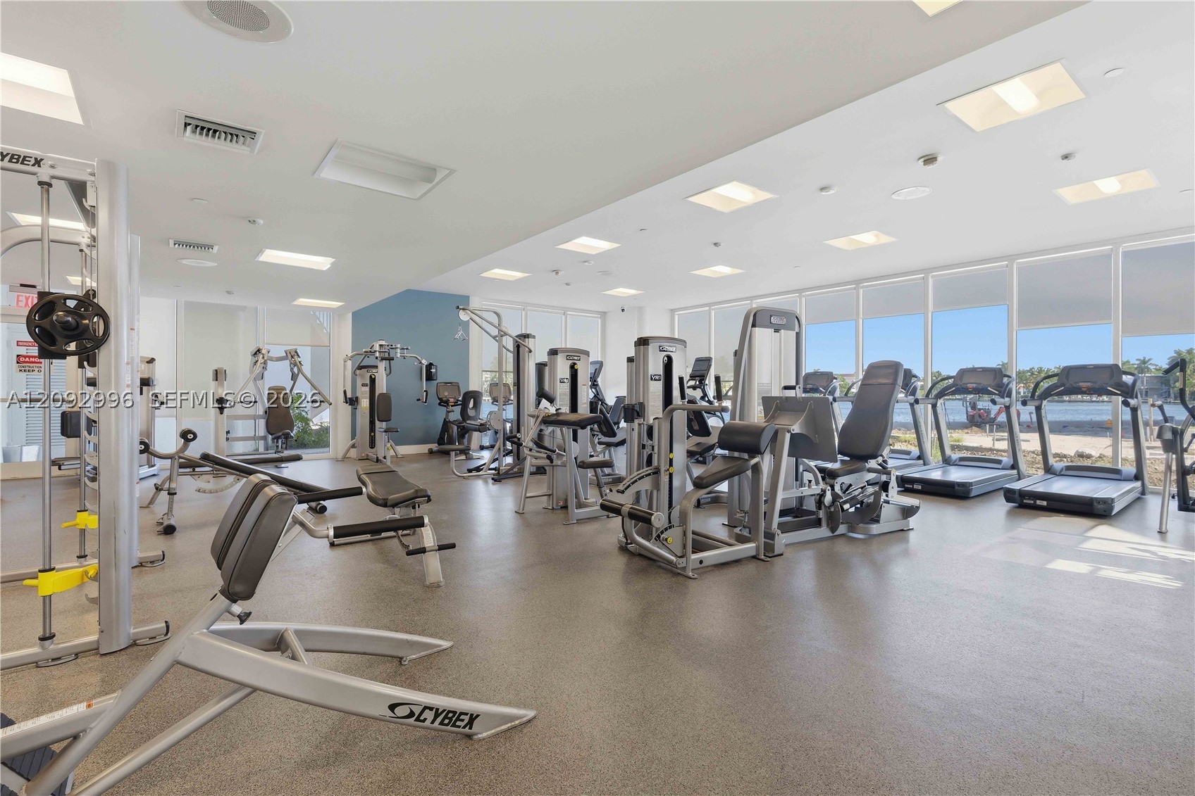 20281 E Country Club Dr #307, Aventura FL 33180