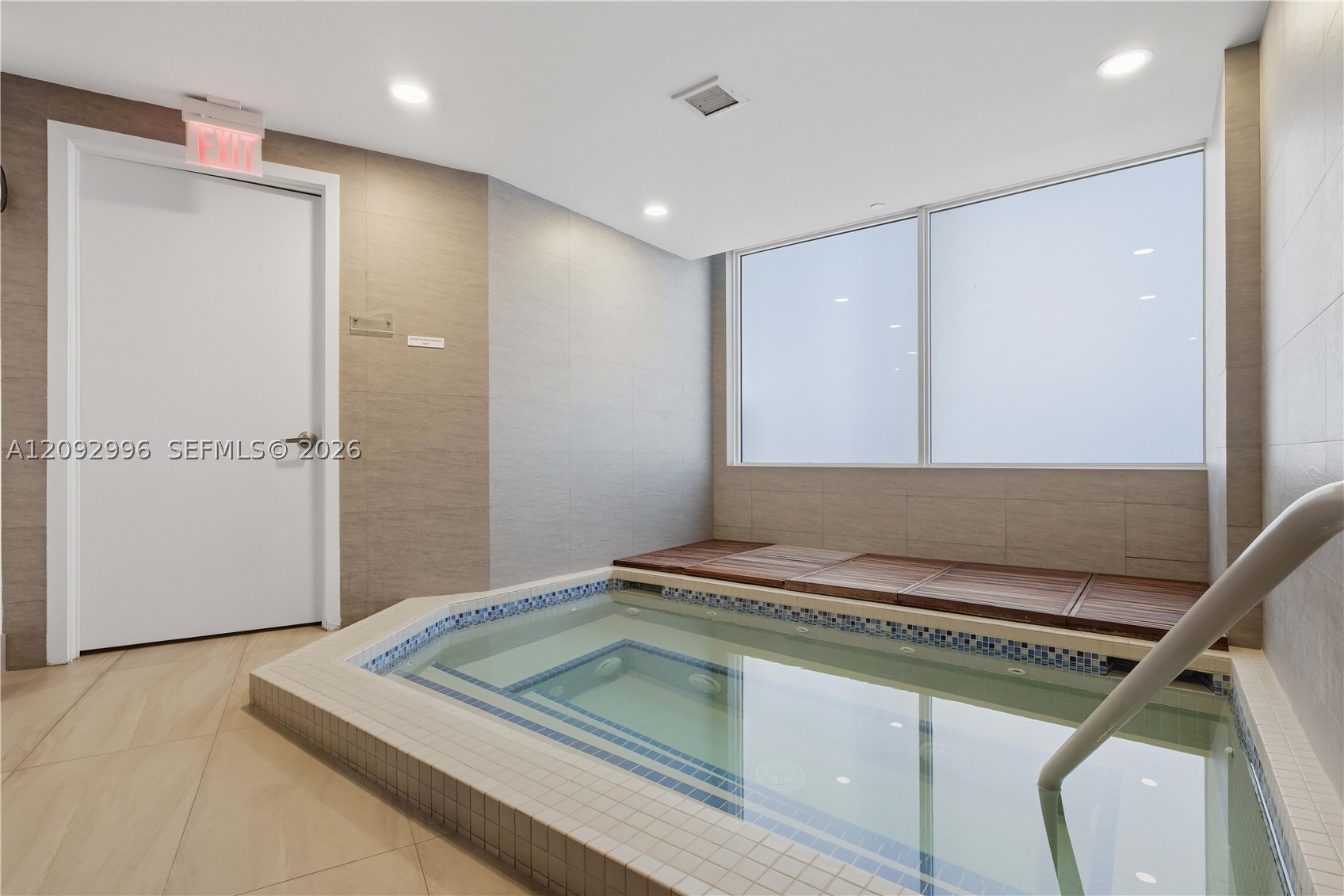 20281 E Country Club Dr #307, Aventura FL 33180