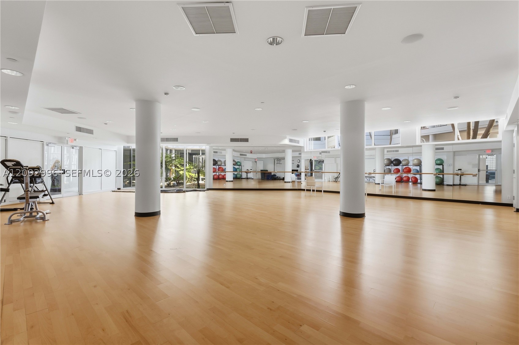 20281 E Country Club Dr #307, Aventura FL 33180