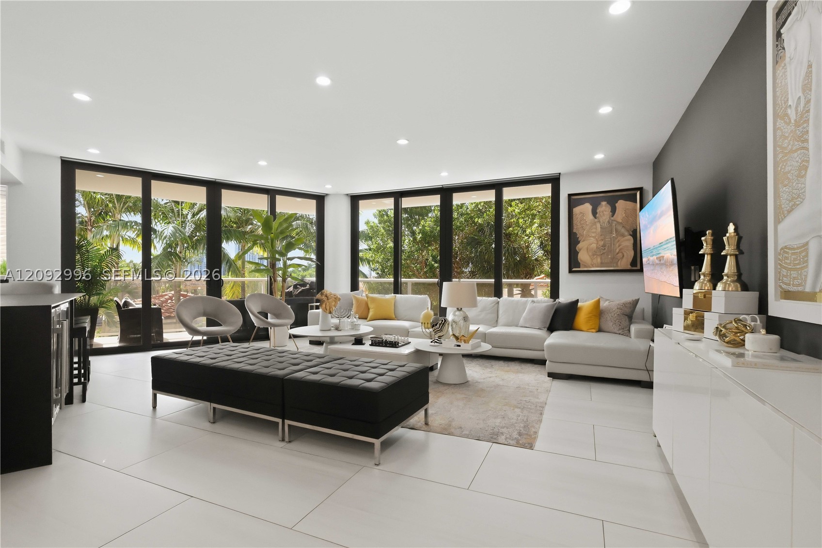 20281 E Country Club Dr #307, Aventura FL 33180