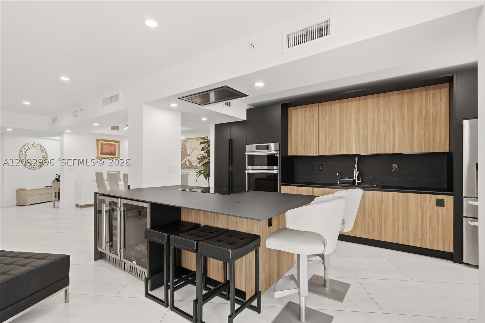20281 E Country Club Dr #307, Aventura FL 33180