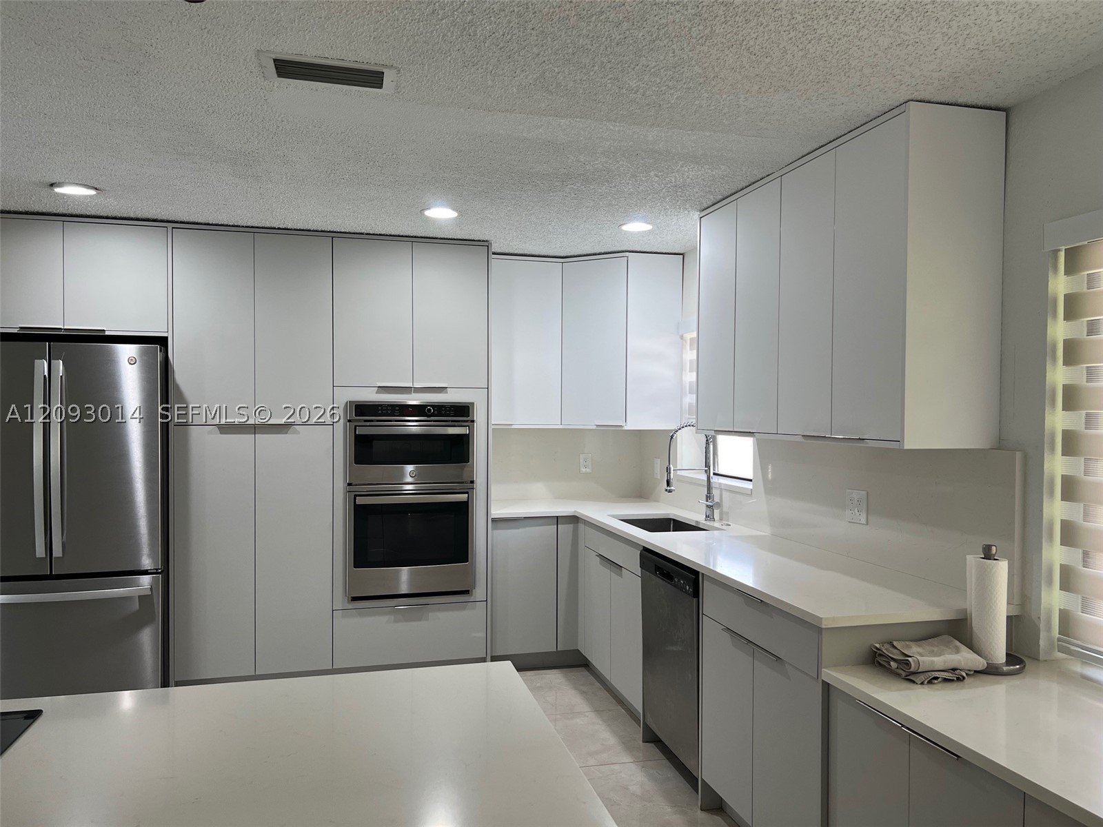 10860 NW 40th St, Coral Springs FL 33065