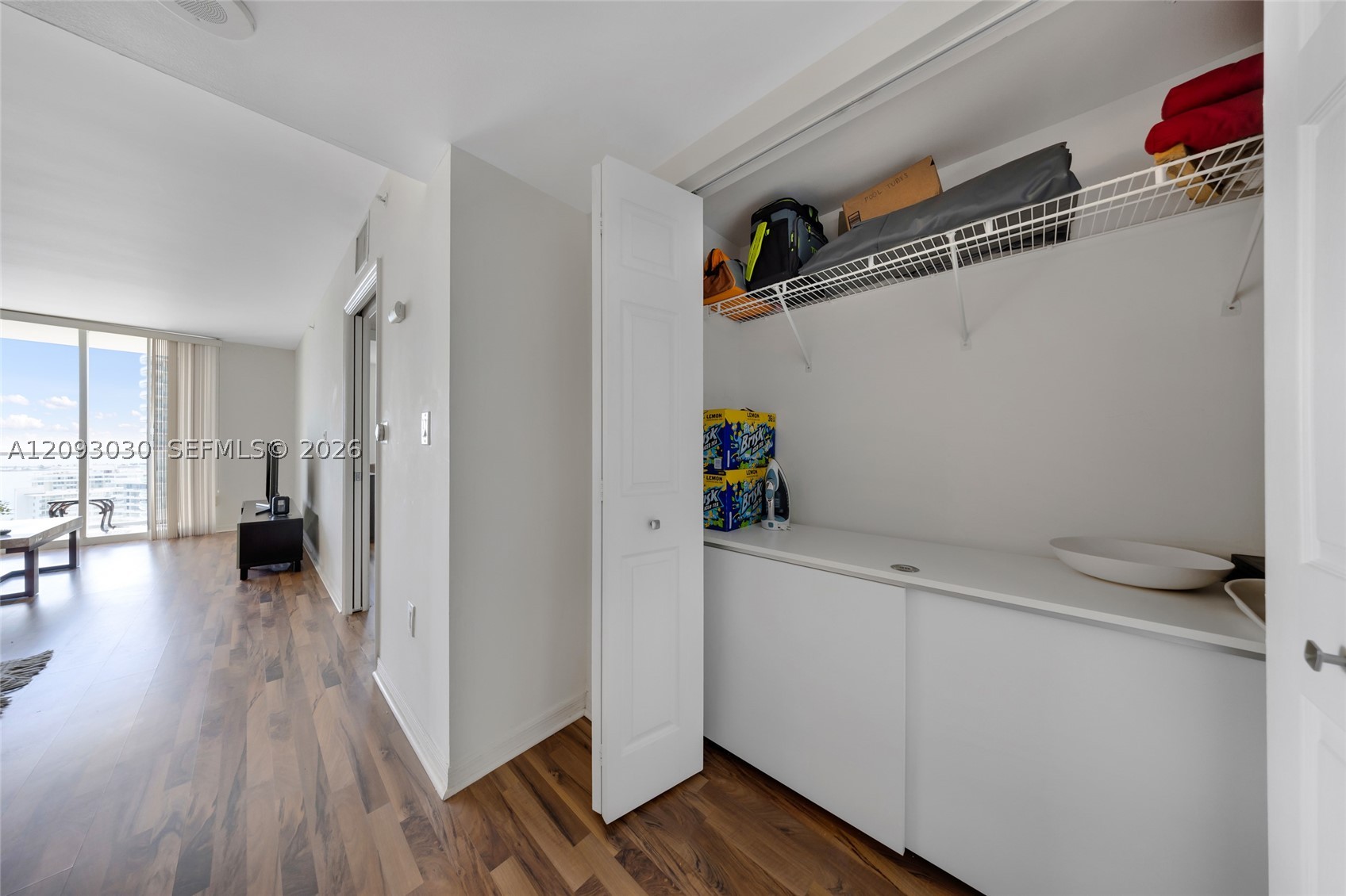 1155 Brickell Bay Dr #2207, Miami FL 33131