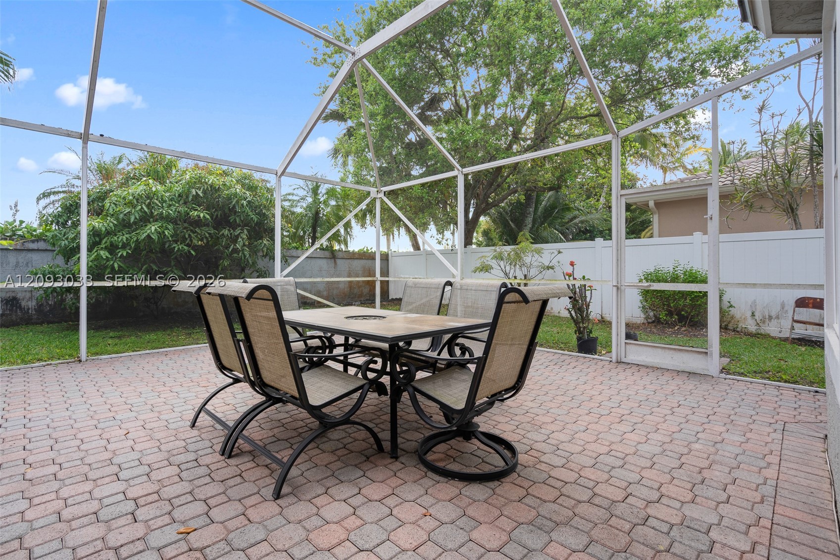 12724 NW 18th Ct, Pembroke Pines FL 33028
