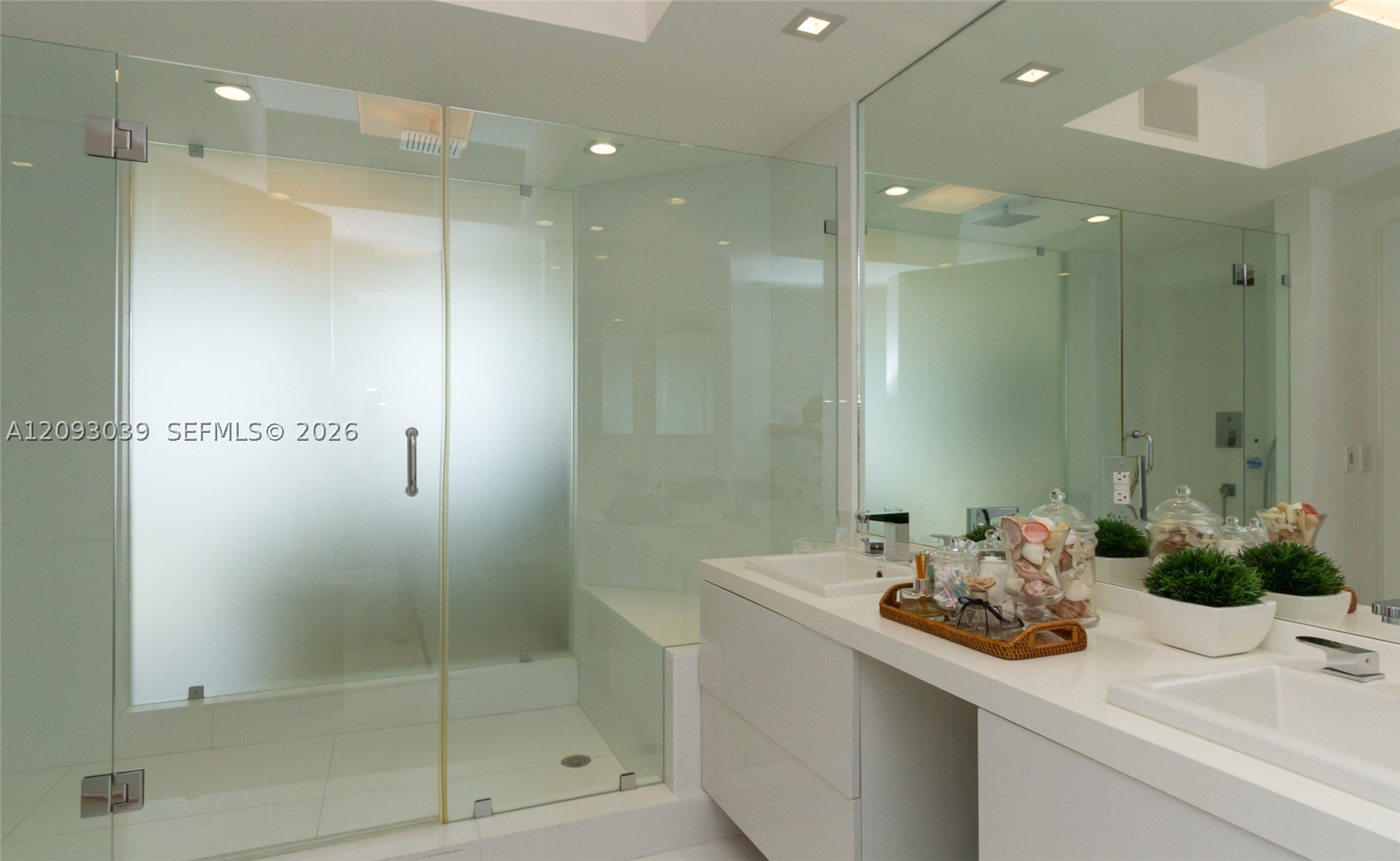 4775 Collins Ave #3203, Miami Beach FL 33140