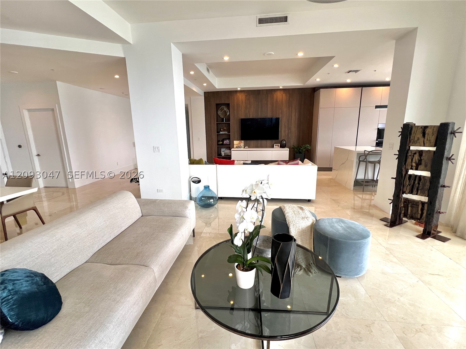 848 Brickell Key Dr #4505, Miami FL 33131
