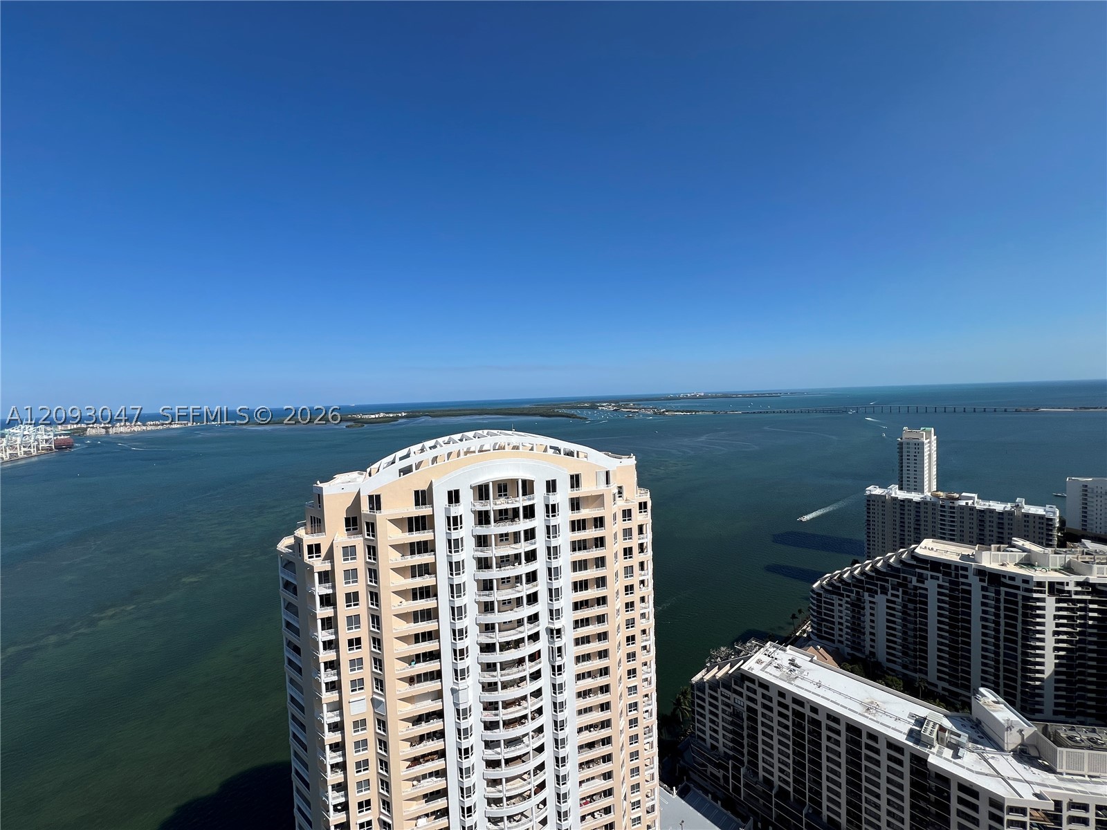 848 Brickell Key Dr #4505, Miami FL 33131