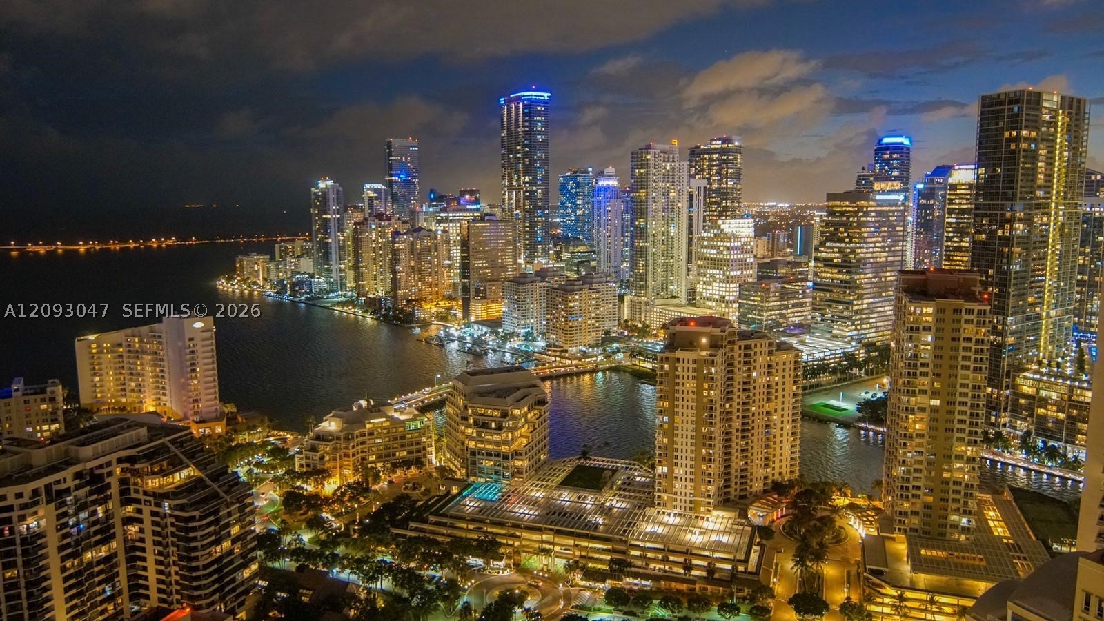 848 Brickell Key Dr #4505, Miami FL 33131