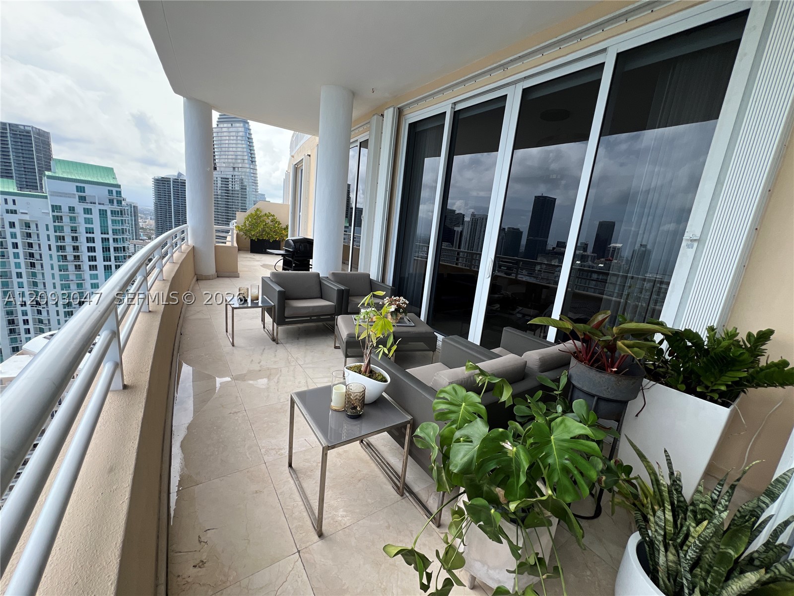 848 Brickell Key Dr #4505, Miami FL 33131