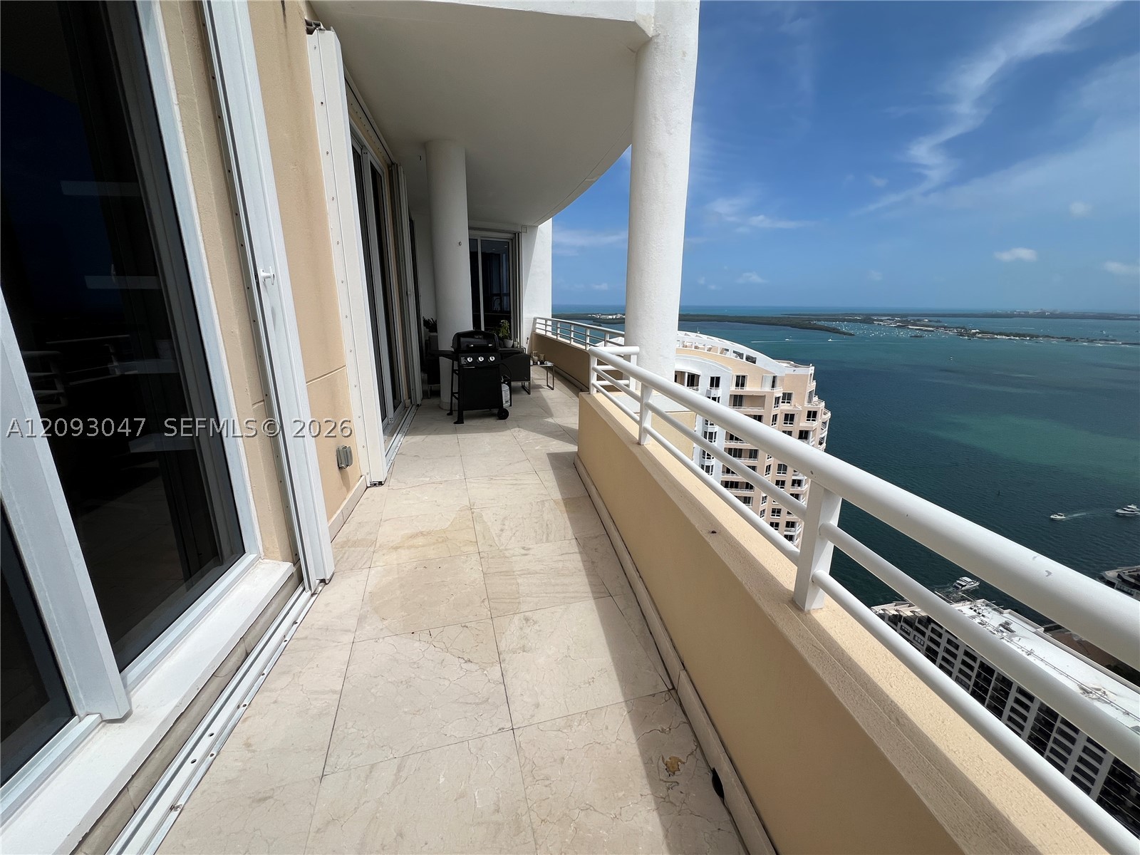 848 Brickell Key Dr #4505, Miami FL 33131