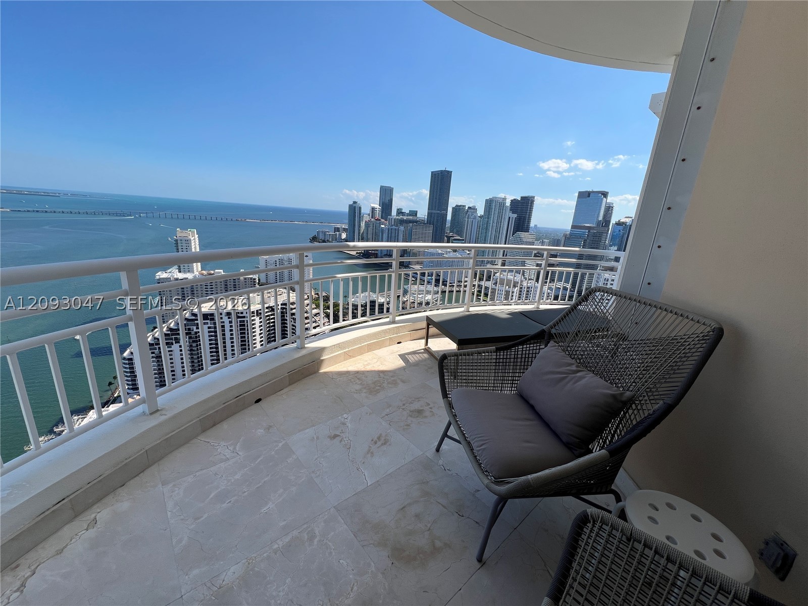 848 Brickell Key Dr #4505, Miami FL 33131