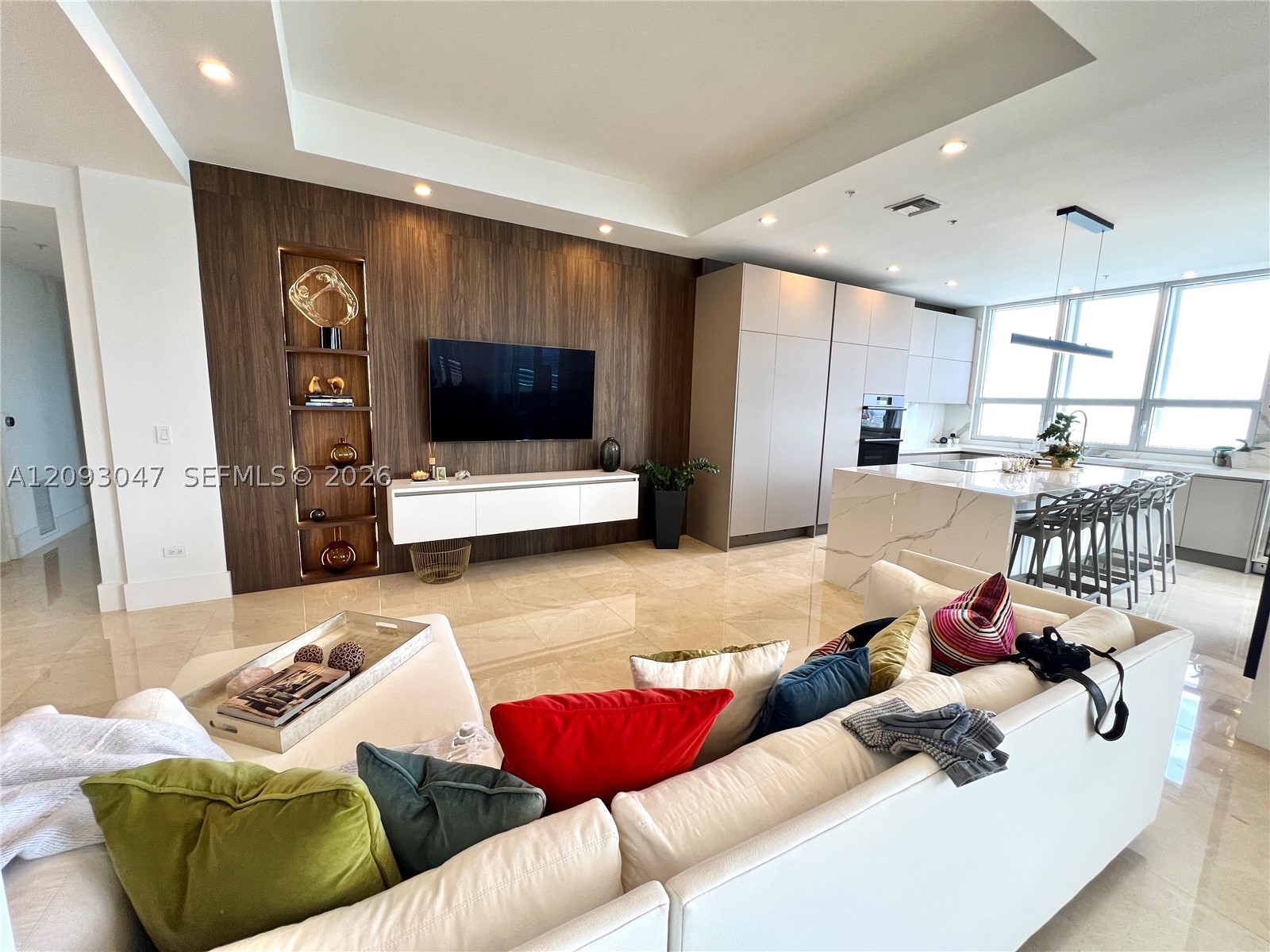 848 Brickell Key Dr #4505, Miami FL 33131
