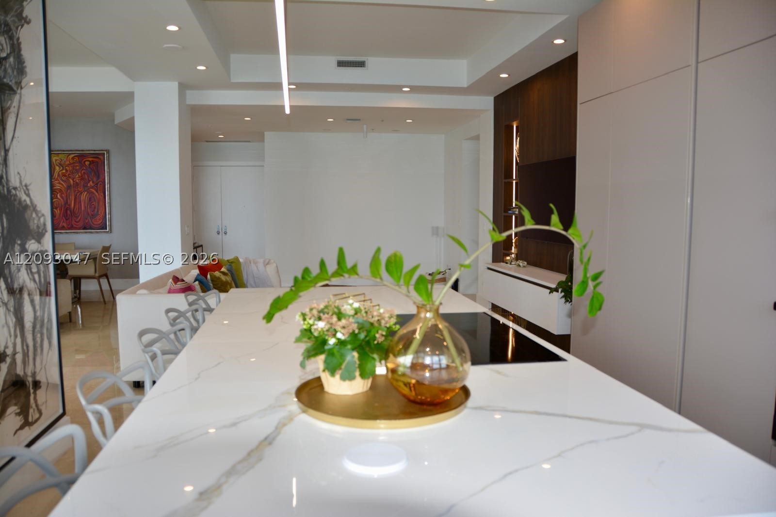 848 Brickell Key Dr #4505, Miami FL 33131