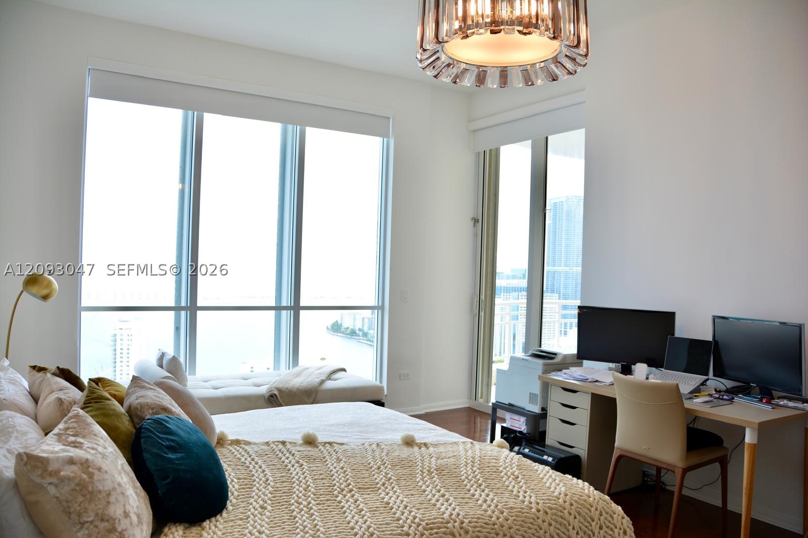 848 Brickell Key Dr #4505, Miami FL 33131