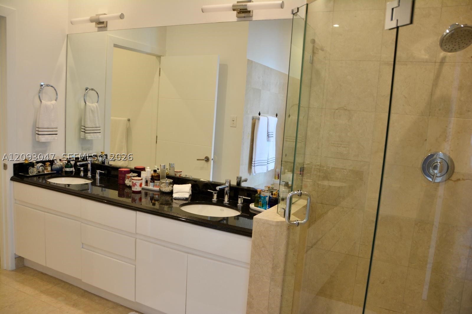 848 Brickell Key Dr #4505, Miami FL 33131