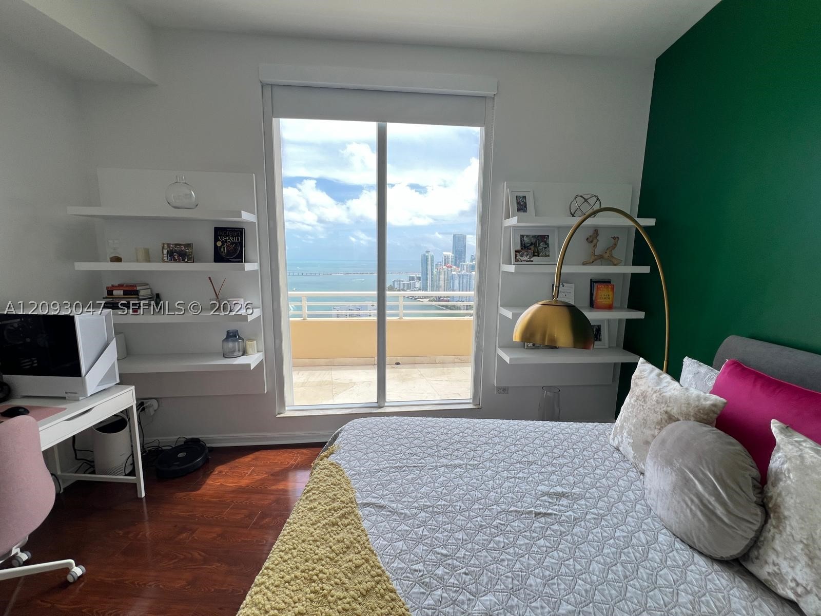 848 Brickell Key Dr #4505, Miami FL 33131