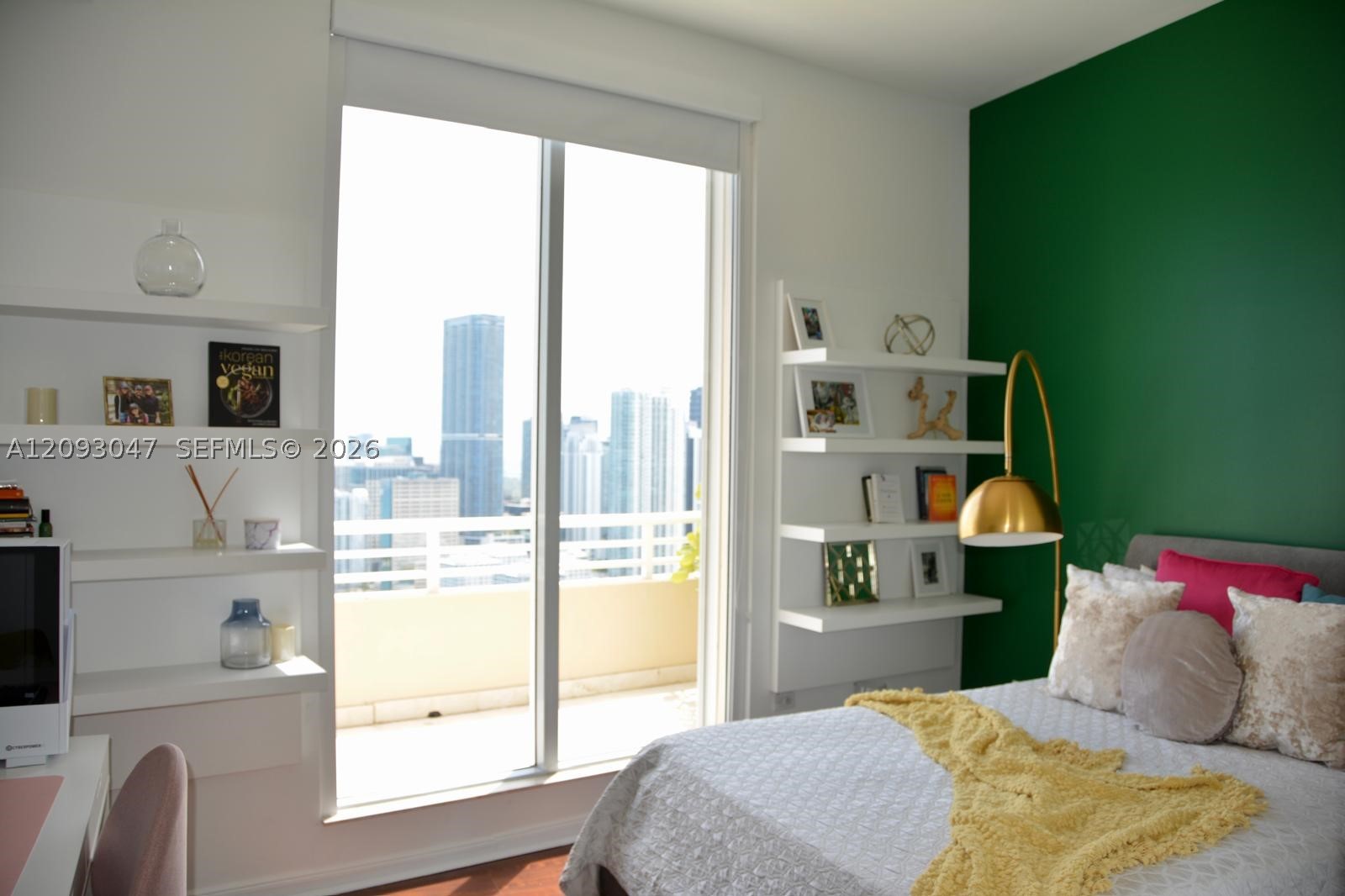 848 Brickell Key Dr #4505, Miami FL 33131