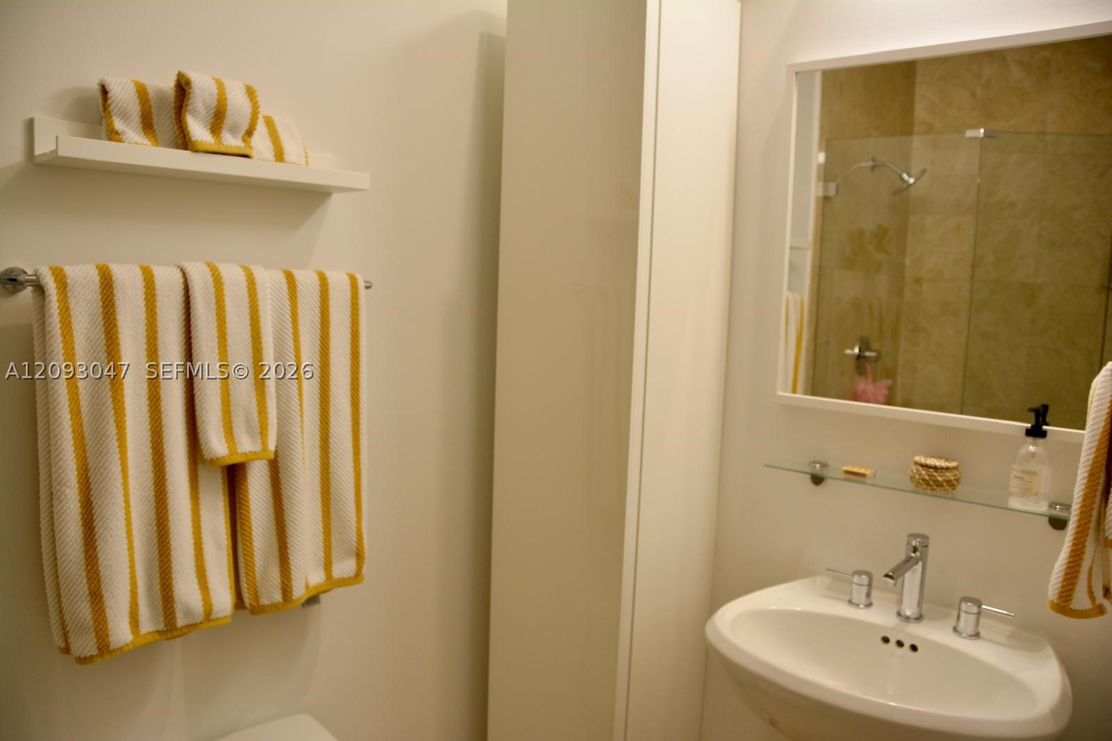 848 Brickell Key Dr #4505, Miami FL 33131